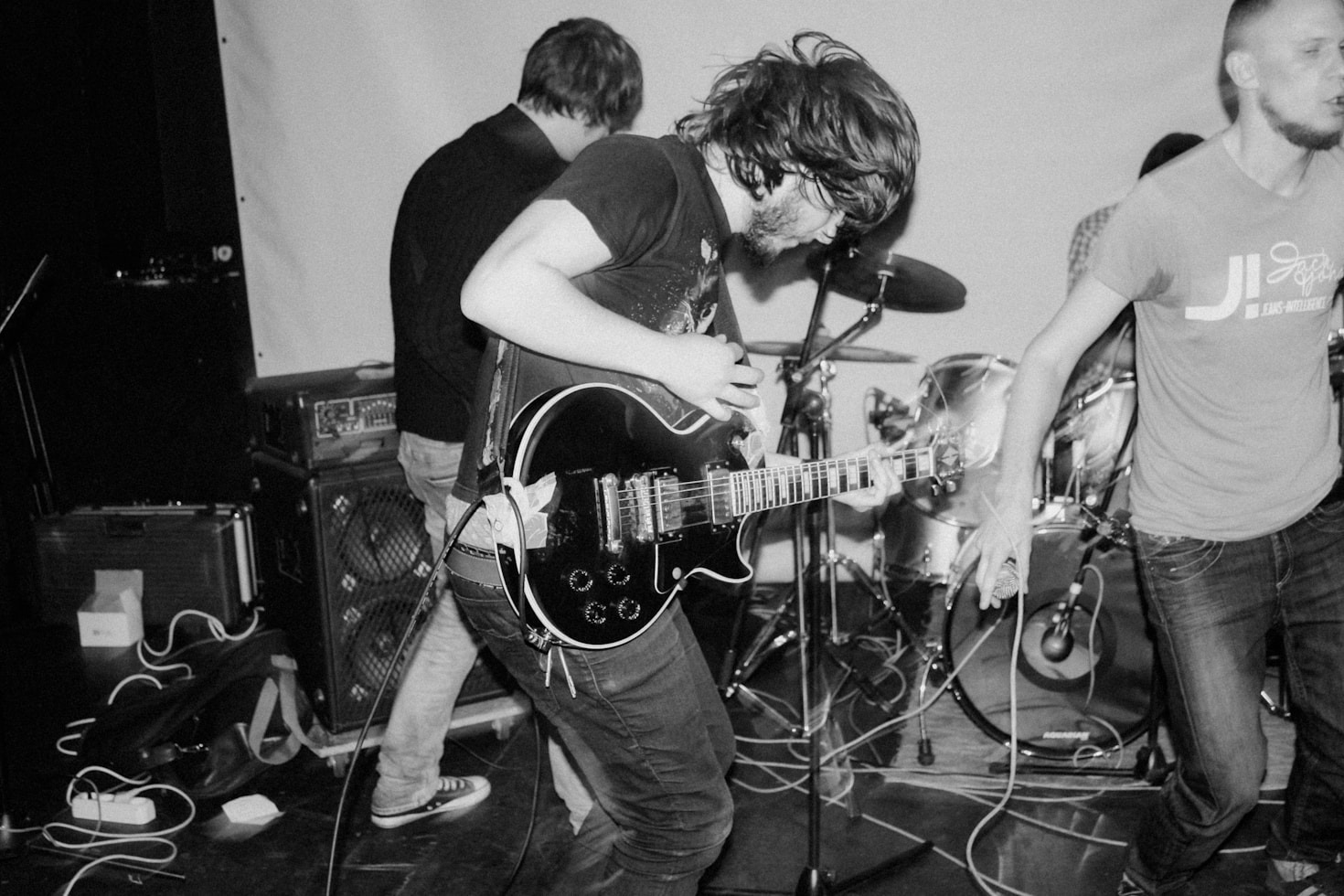 Os benefícios de assistir a uma banda de covers ao vivo